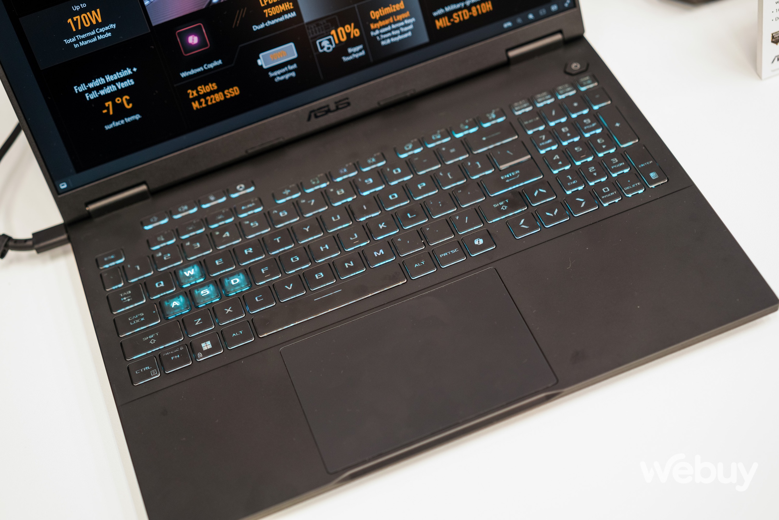 Cận cảnh loạt laptop gaming tích hợp vi xử lý AMD Ryzen AI 