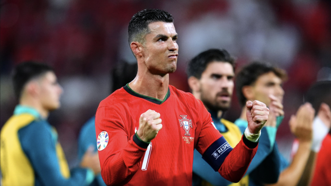 Ronaldo vẫn quyết tâm chinh phục các danh hiệu và kỷ lục ở tuổi 39. Ảnh: EPA