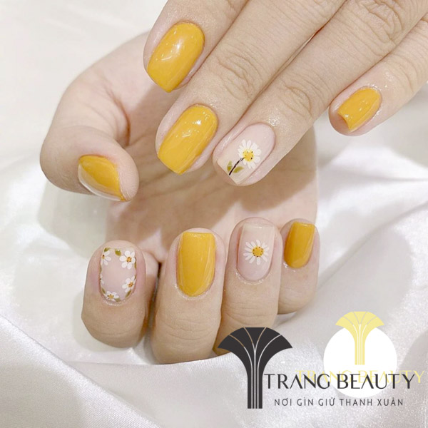 Mẫu nail cúc họa mi dịu dàng, nghệ thuật