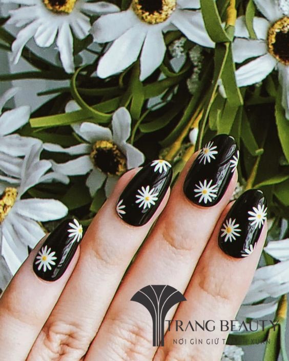 Mẫu nail cúc họa mi dịu dàng, nghệ thuật