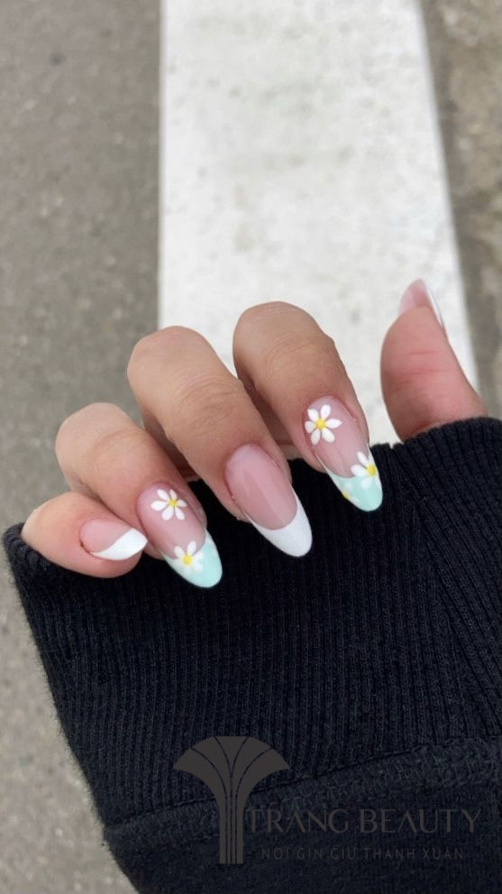 Mẫu nail cúc họa mi dịu dàng, nghệ thuật