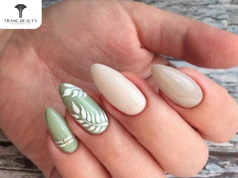 Nail biển hoạ tiết hoa cây lá