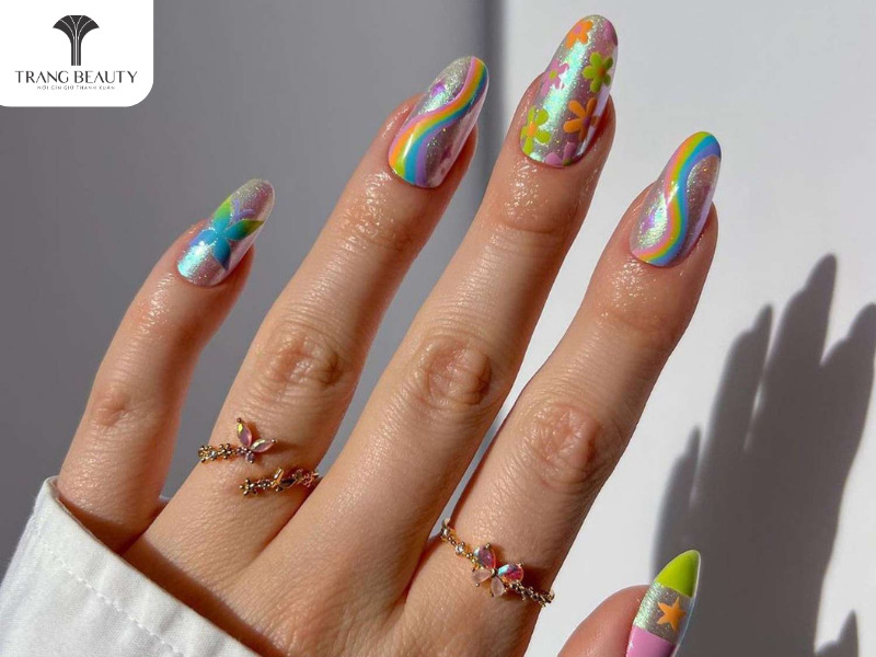 Những nail sắc màu sặc sỡ