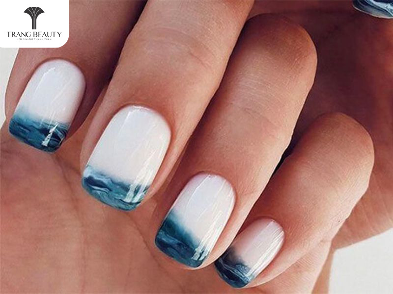 Những mẫu nail đi biển họa tiết bọt sóng