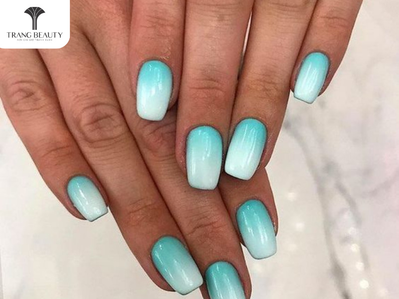 Mẫu nail đi biển độc đáo kiểu ombre