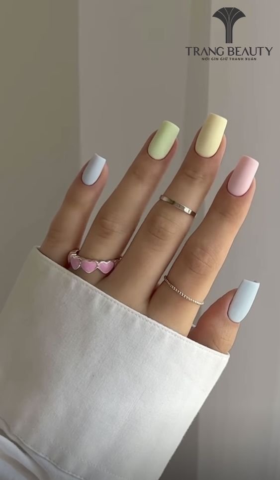 Top những mẫu nail ngắn trơn được yêu thích