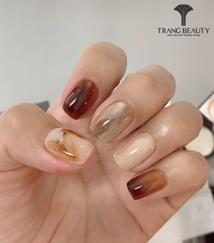 Mẫu nail móng ngắn sang chảnh