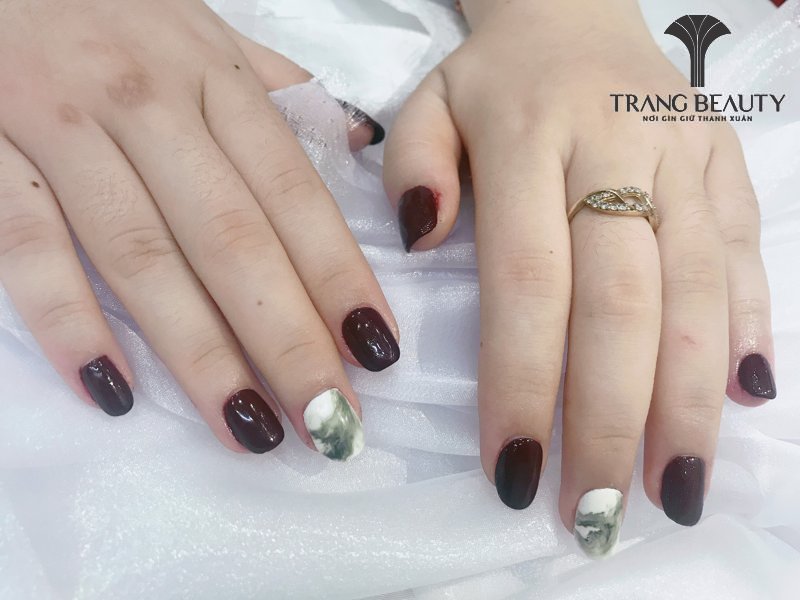 Top những mẫu nail ngắn thanh lịch được yêu thích