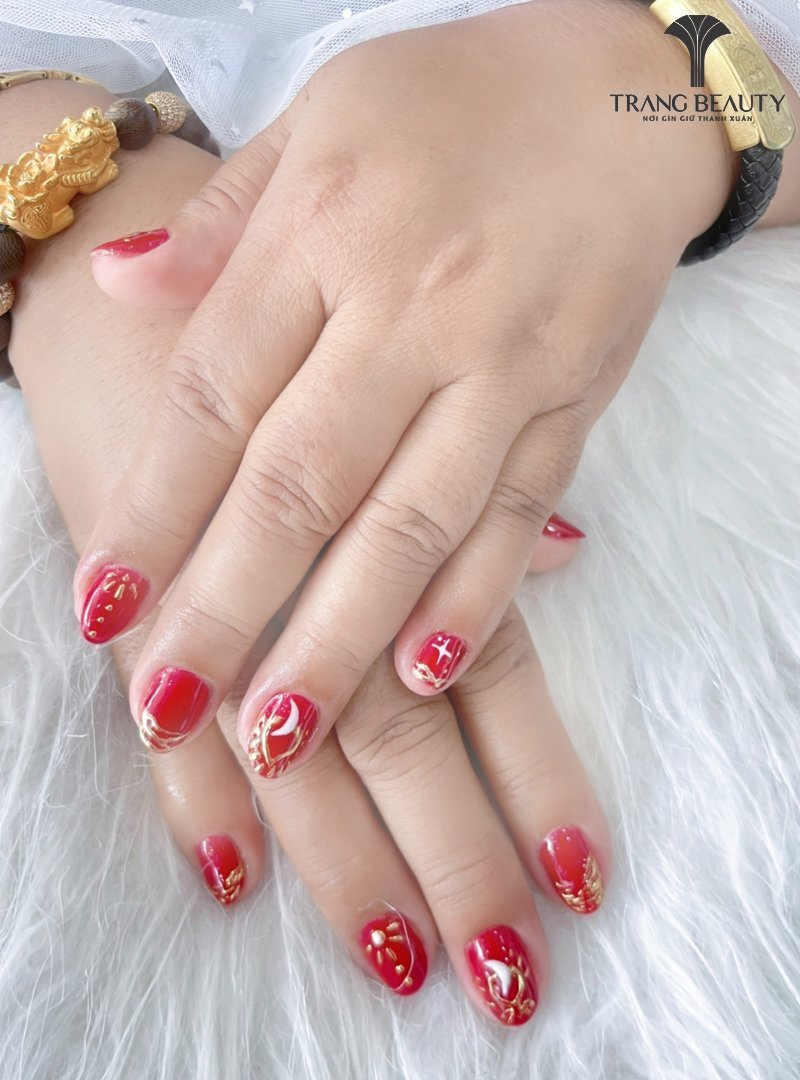 Mẫu nail ngắn đính đá lấp lánh