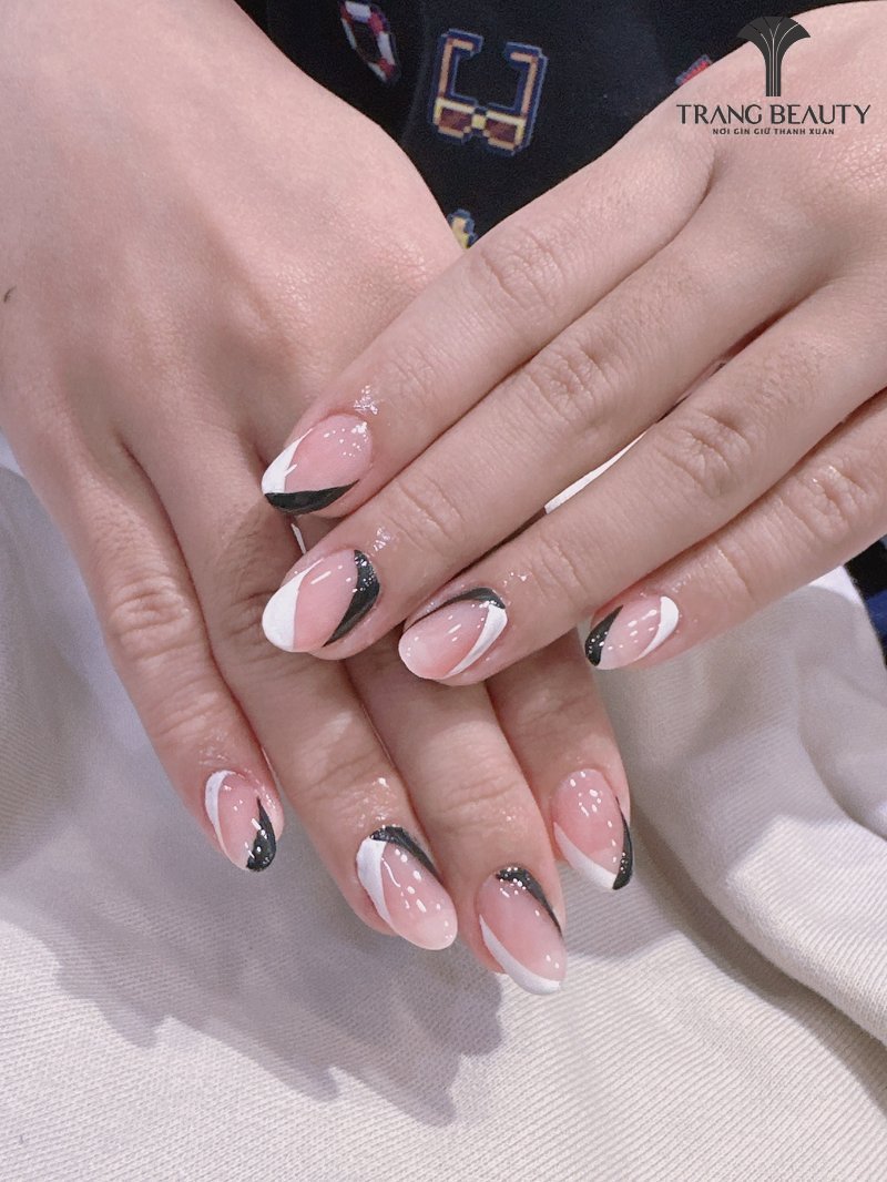 Nail ngắn xinh duyên dáng