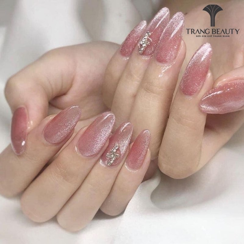 Nail cho móng ngắn mắt mèo được yêu thích