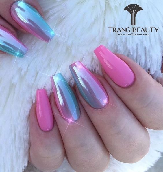 Nail móng ngắn đẹp kết hợp họa tiết