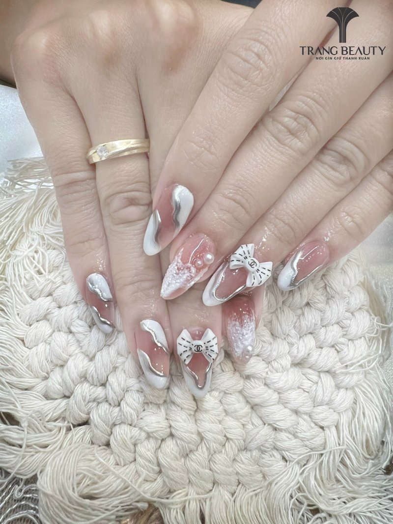 Mẫu nail ngắn hồng sơn gel bóng