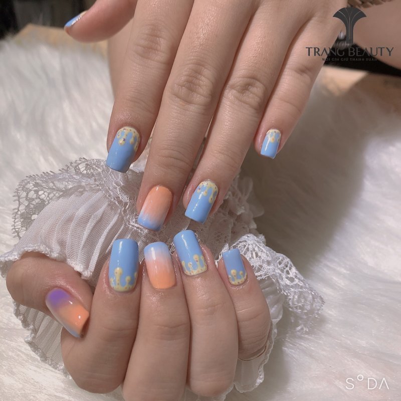 Nail móng ngắn cá tính