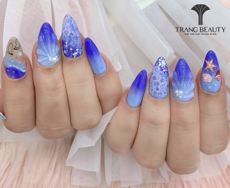 Kiểu nail móng ngắn phối màu sặc sỡ trẻ trung