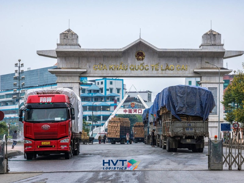 Nhập khẩu hàng hoá theo đường tiểu ngạch được nhiều con buôn lựa chọn