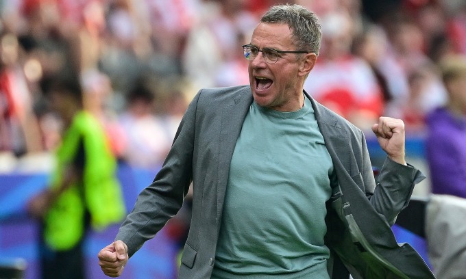 HLV Rangnick mừng trong trận Hà Lan thắng Ba Lan 3-1 ở vòng bảng Euro 2024. Ảnh: AFP